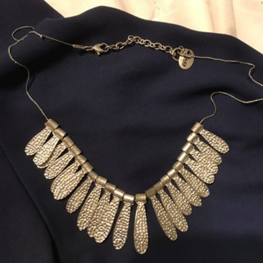 Stitch Fix Zad hammered necklace